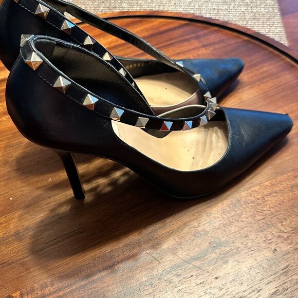 Black Studded Valentino Heel - Picture 2 of 4